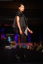 Model walk the ramp for Shantanu Nikhil at Day 2 Blenders Tour fashion show on 4th Spt 2010 (40).JPG
